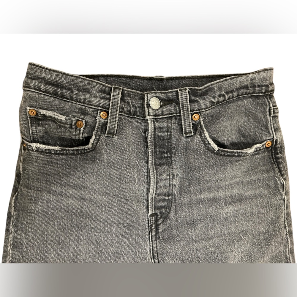 Levi’s 501 Skinny Black Cropped High Waist Frayed Hem Jeans - Picture 3 of 5